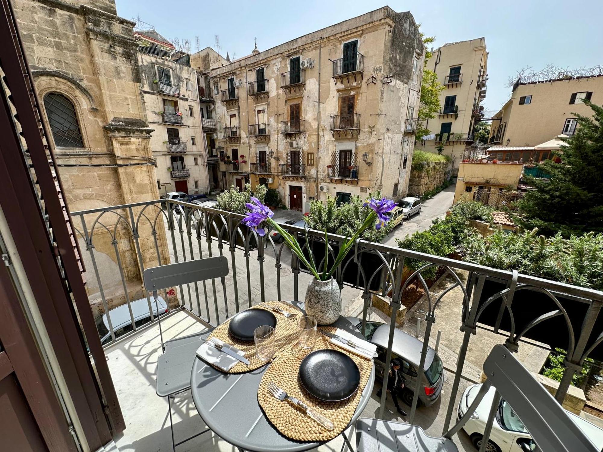 Casa Guilla_Alla Cattedrale パレルモ エクステリア 写真
